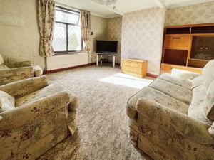 Lounge- click for photo gallery